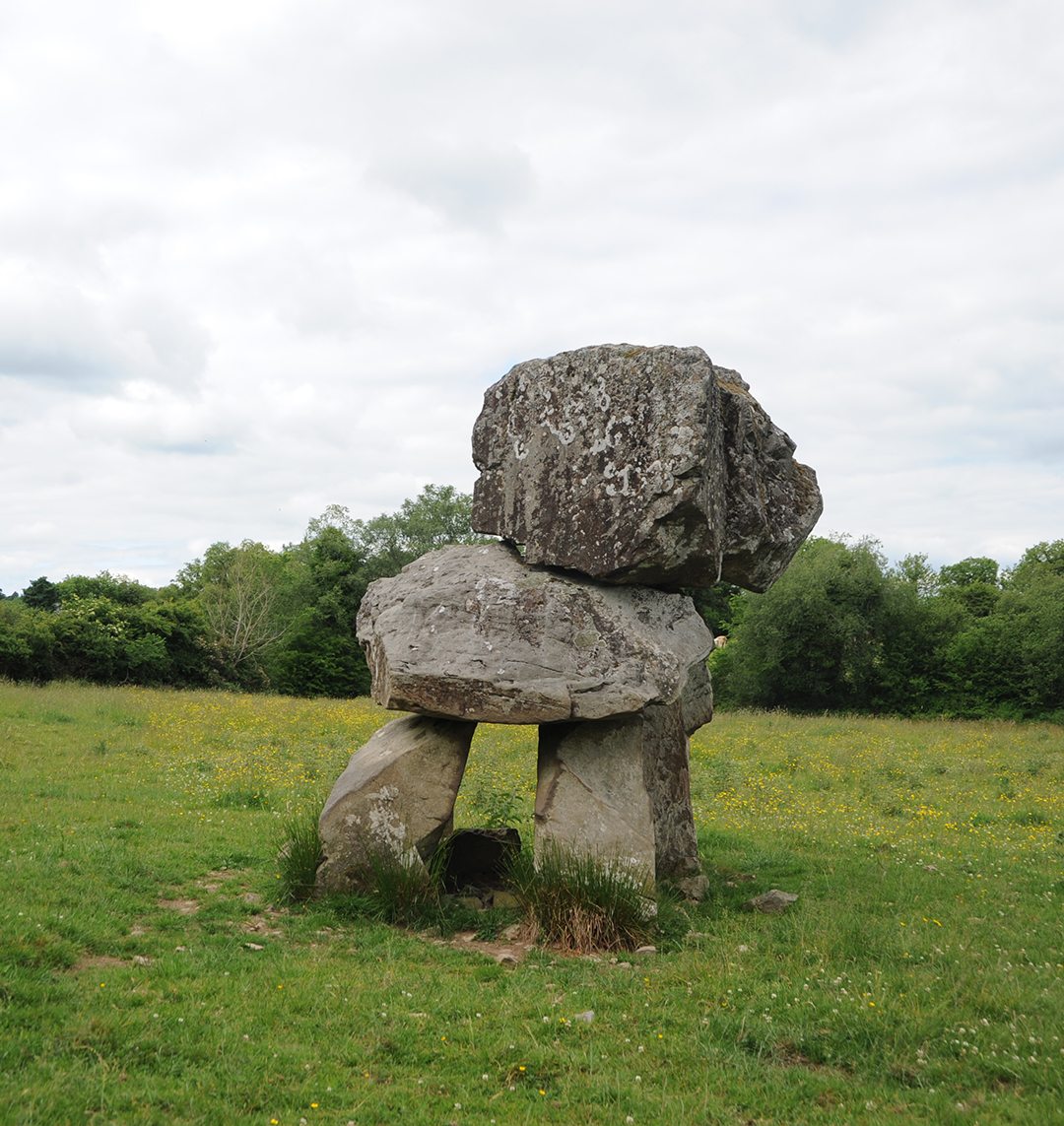 Dolmen d’Aughnacliffe dans le comté de Longford (Irlande)